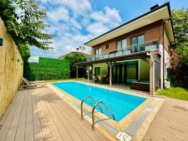 Sapanca Gölü’nde Şık ve Konforlu Villalar